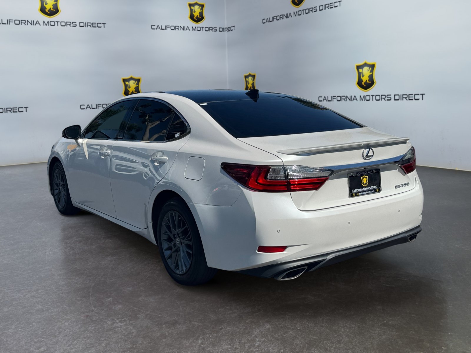 Used 2018 Lexus ES 350 w/ Navigation System Package FWD image 3