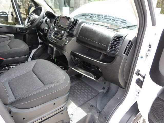 Used 2025 RAM ProMaster 2500 w/ U-Haul Equipment Group FWD image 26
