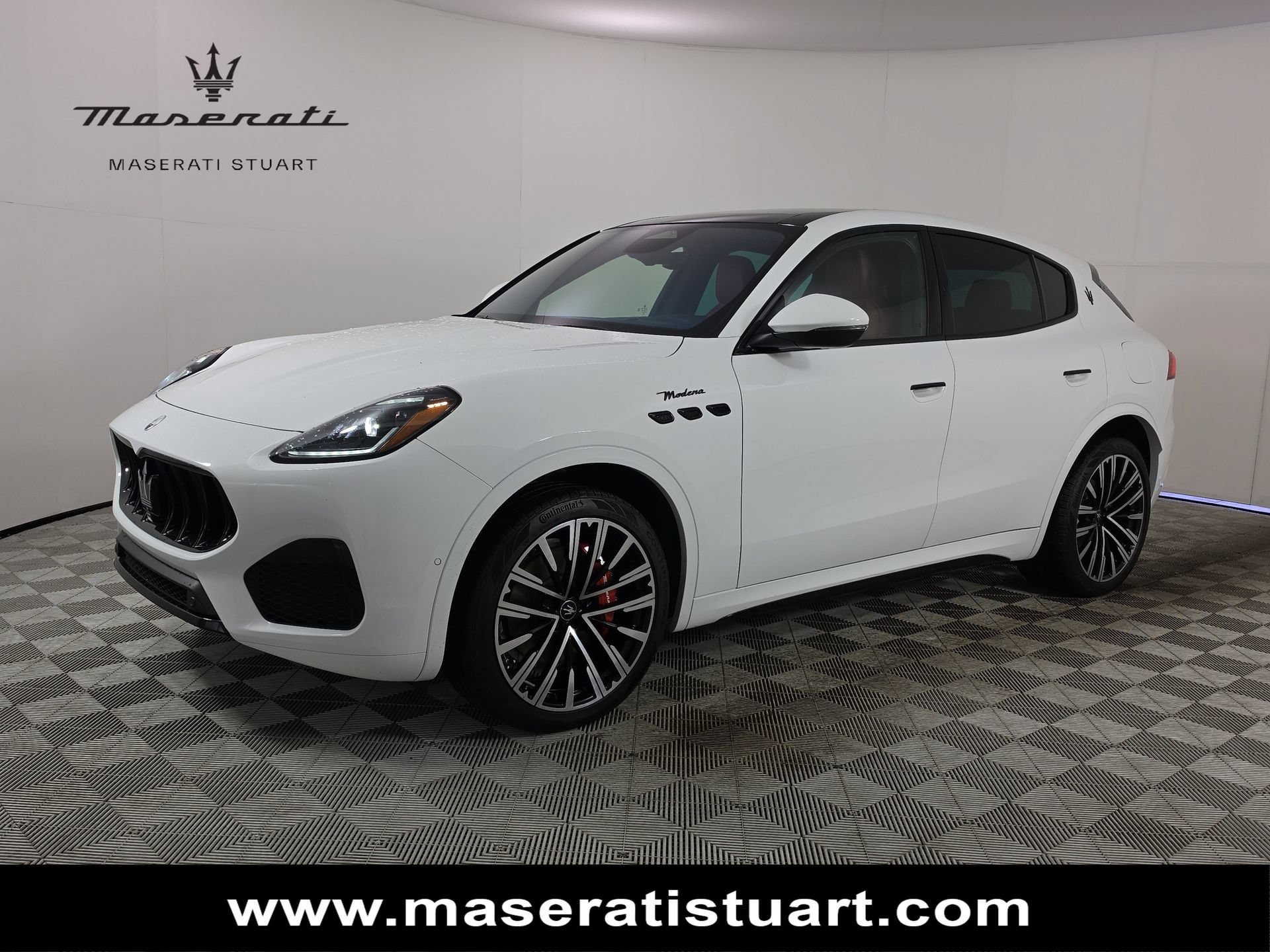 New 2025 Maserati Grecale Modena AWD/4WD image 3