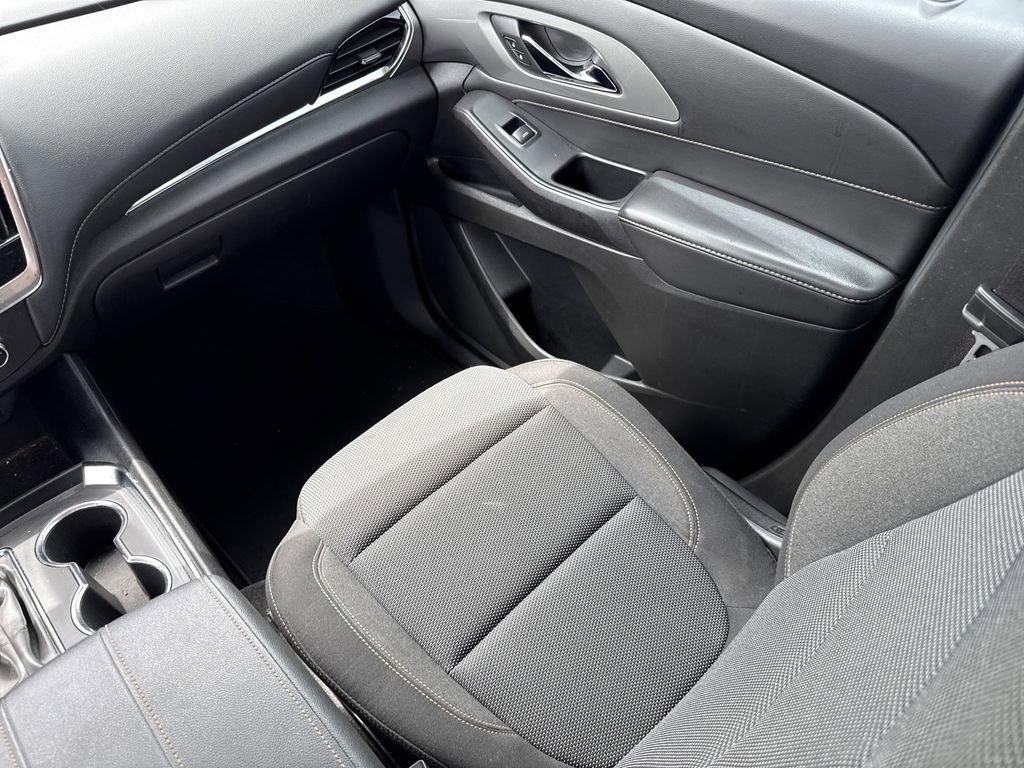 Used 2021 Chevrolet Traverse LS FWD image 24