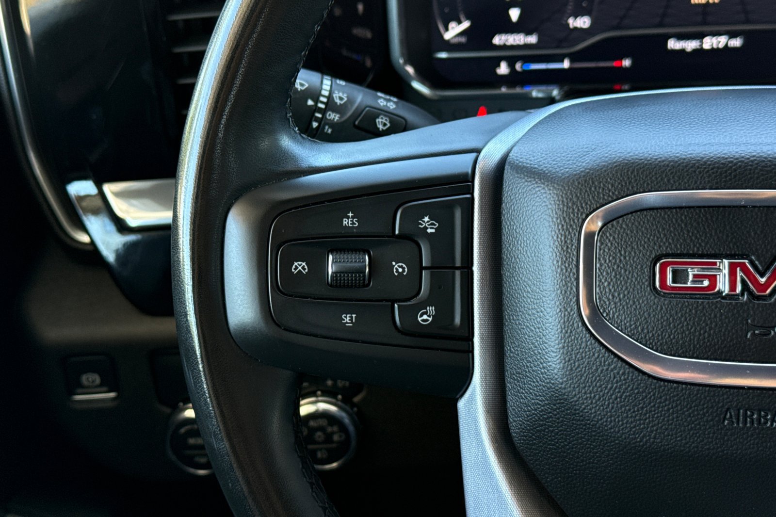 Used 2025 GMC Sierra 1500 SLT RWD image 35