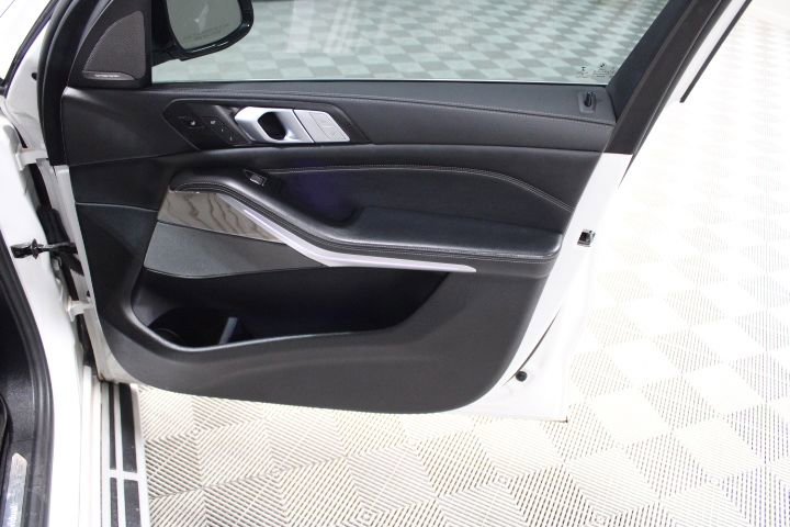 Used 2019 BMW X7 xDrive50i w/ Dynamic Handling Package image 28