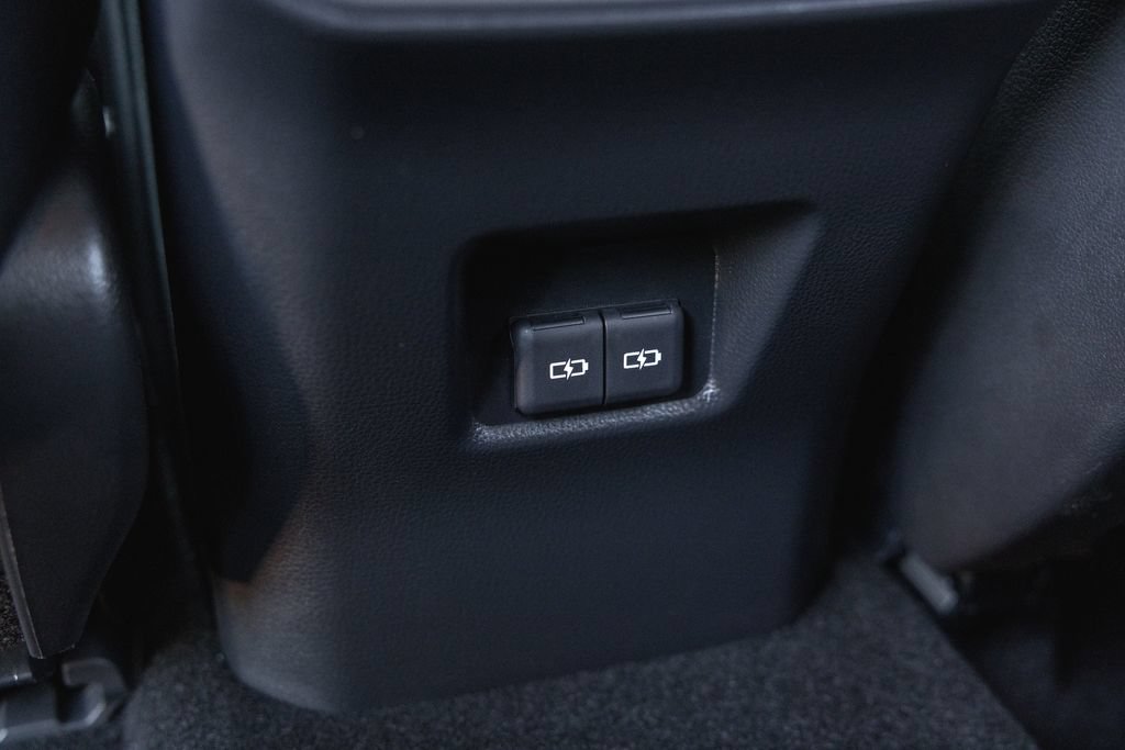 Used 2022 Toyota RAV4 XLE Premium AWD/4WD image 30