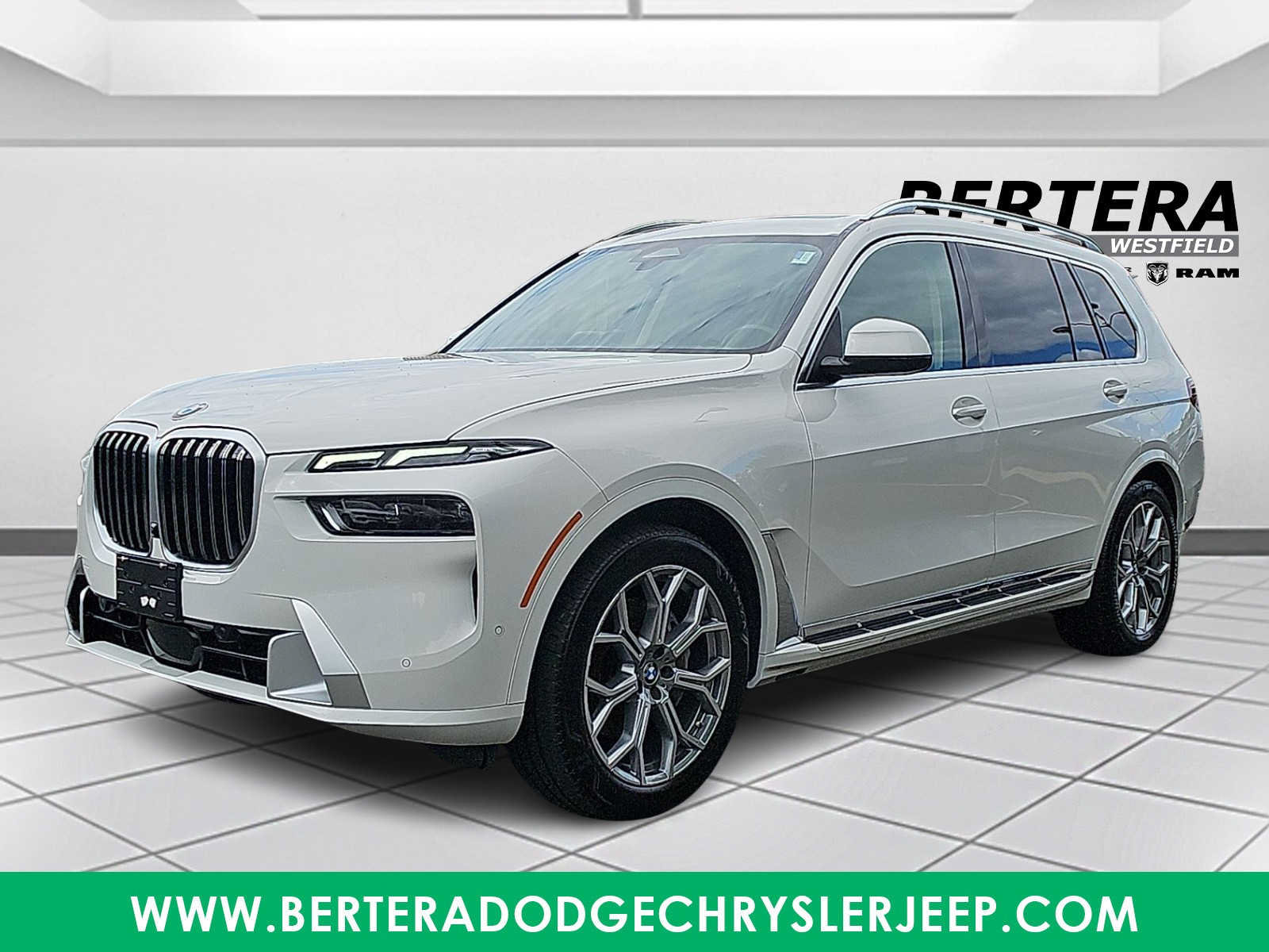 Used 2026 BMW X7 xDrive40i AWD/4WD image 3