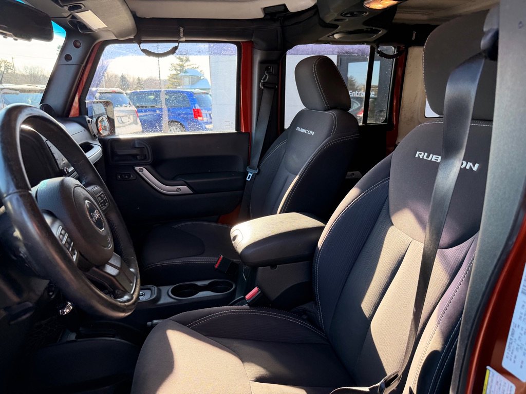 Used 2014 Jeep Wrangler Unlimited Rubicon w/ Dual Top Group AWD/4WD image 10