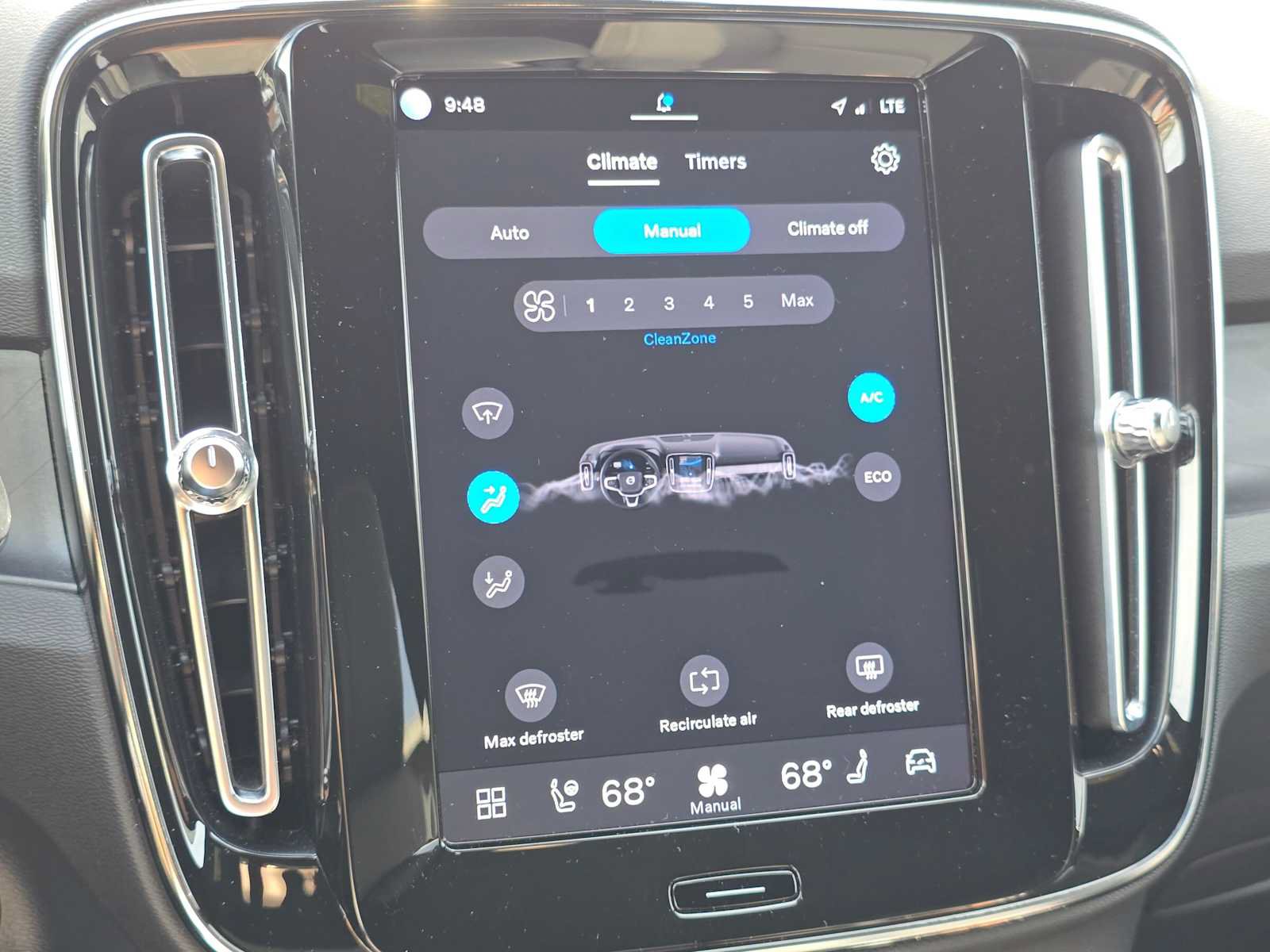 Certified 2023 Volvo XC40 Recharge Core w/ Protection Package Premier AWD/4WD image 29