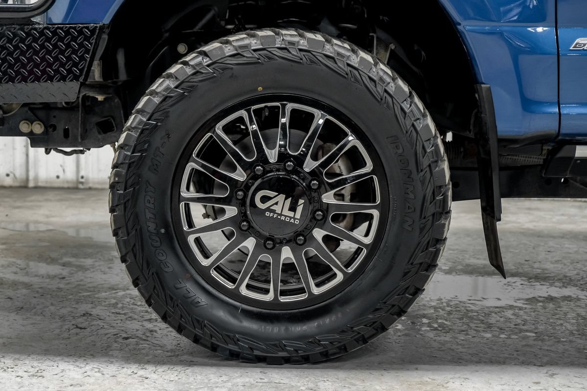 Used 2022 Ford F350 Platinum w/ FX4 Off-Road Package AWD/4WD image 65