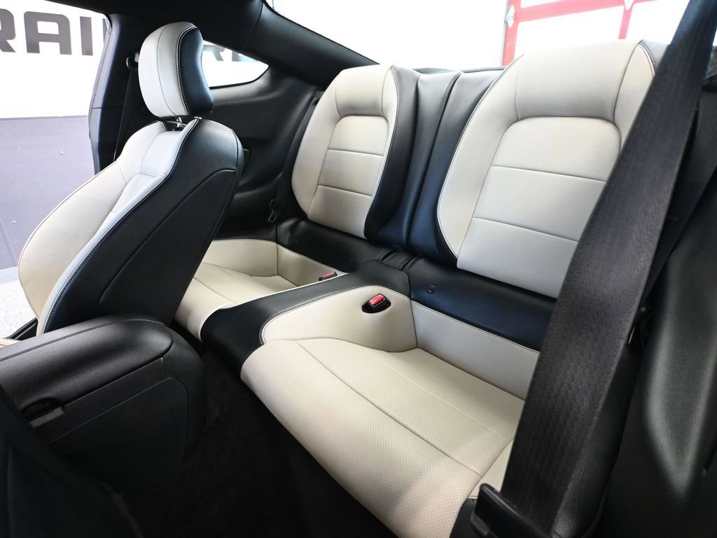 Used 2015 Ford Mustang Premium RWD image 34