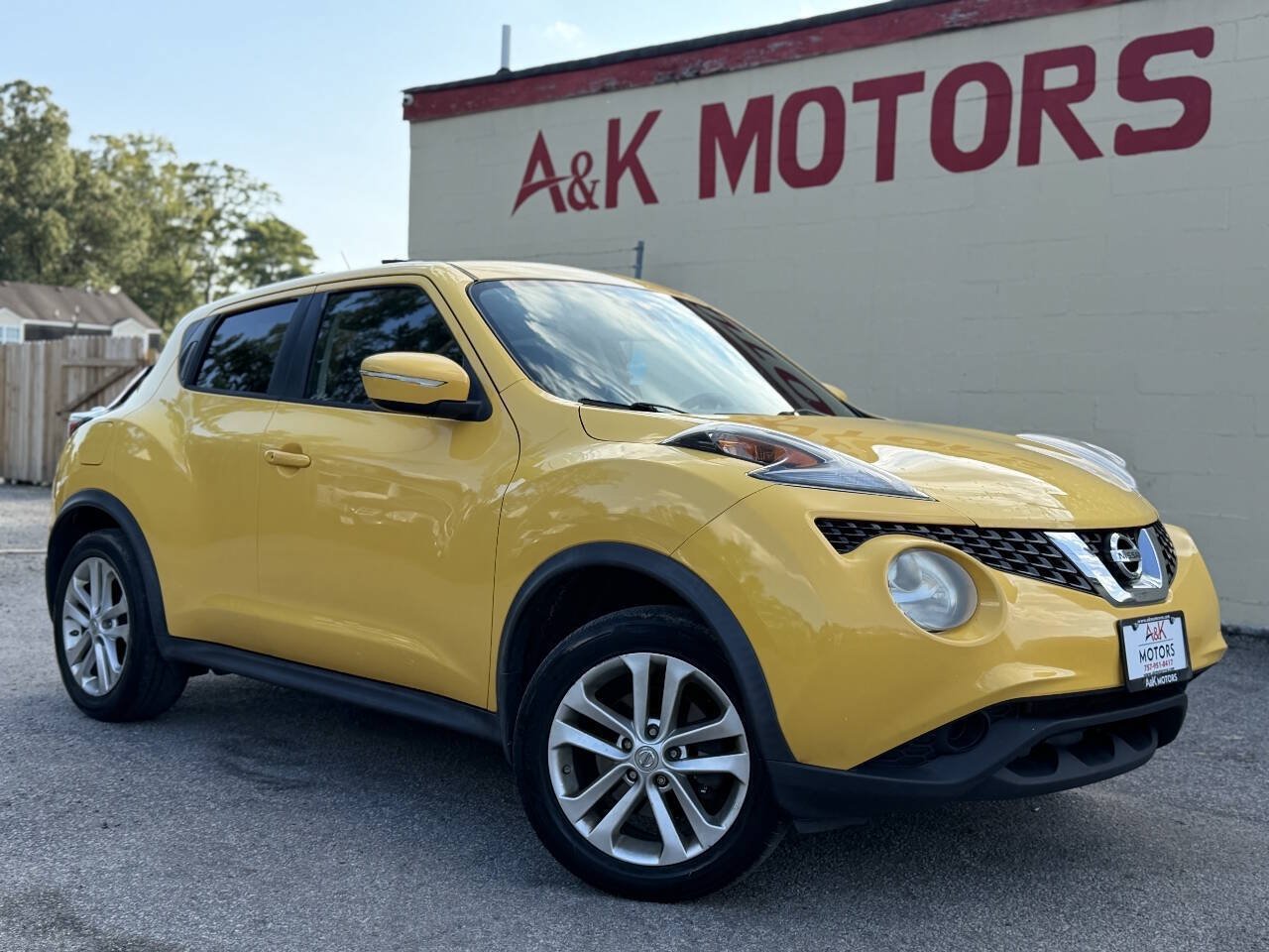 Used 2015 Nissan Juke SV w/ Cold Weather Package AWD/4WD image 1