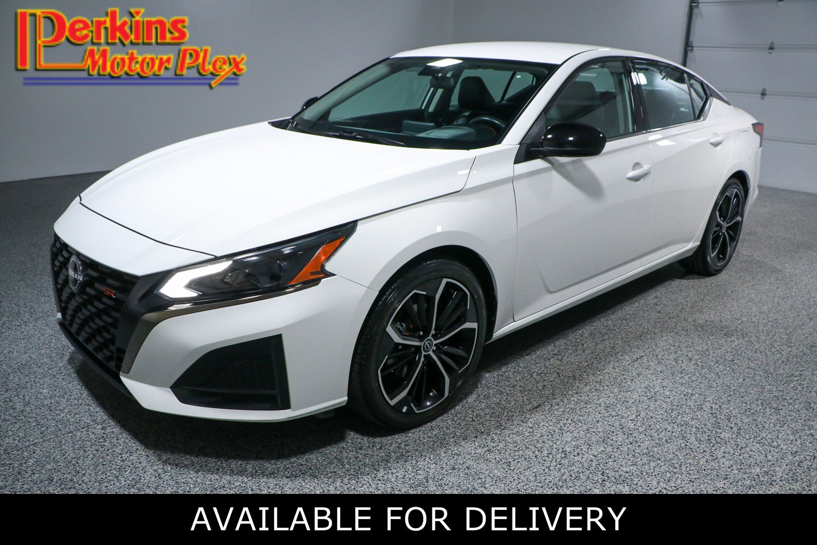 Used 2024 Nissan Altima 2.5 SR image 1