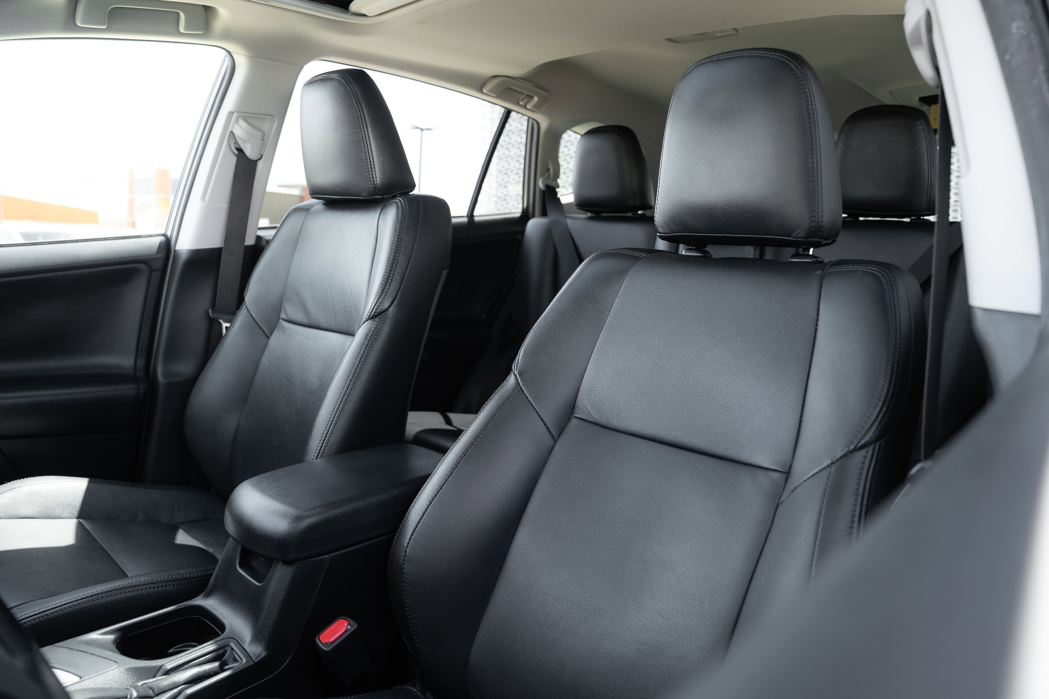 Used 2018 Toyota RAV4 XLE AWD/4WD image 21