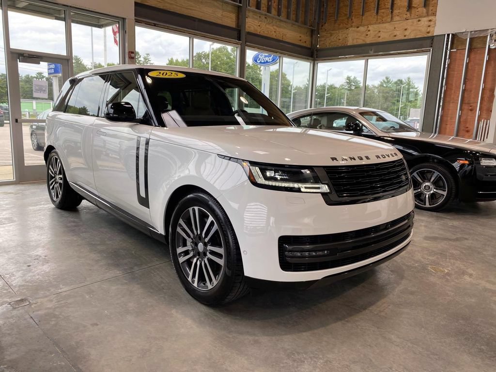 Used 2025 Land Rover Range Rover Long Wheelbase SE AWD/4WD image 1