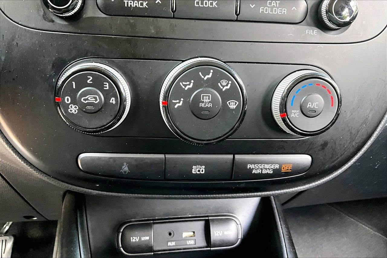 Used 2016 Kia Soul + FWD image 24