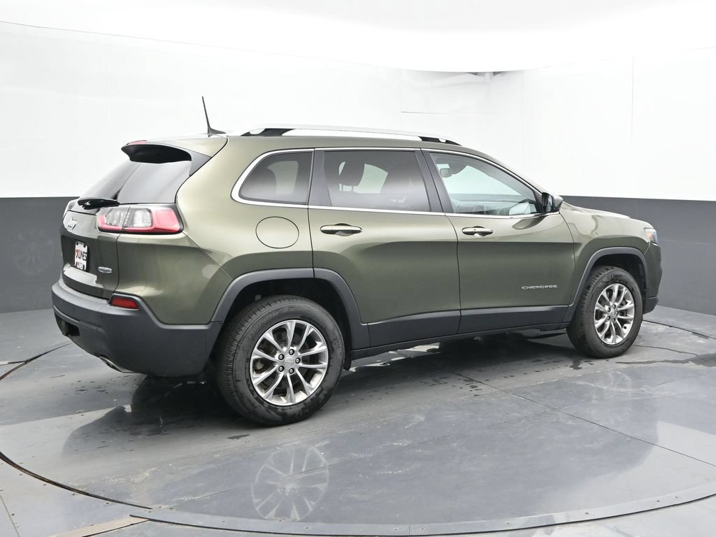 Used 2019 Jeep Cherokee Latitude Plus w/ Comfort/Convenience Group AWD/4WD image 3