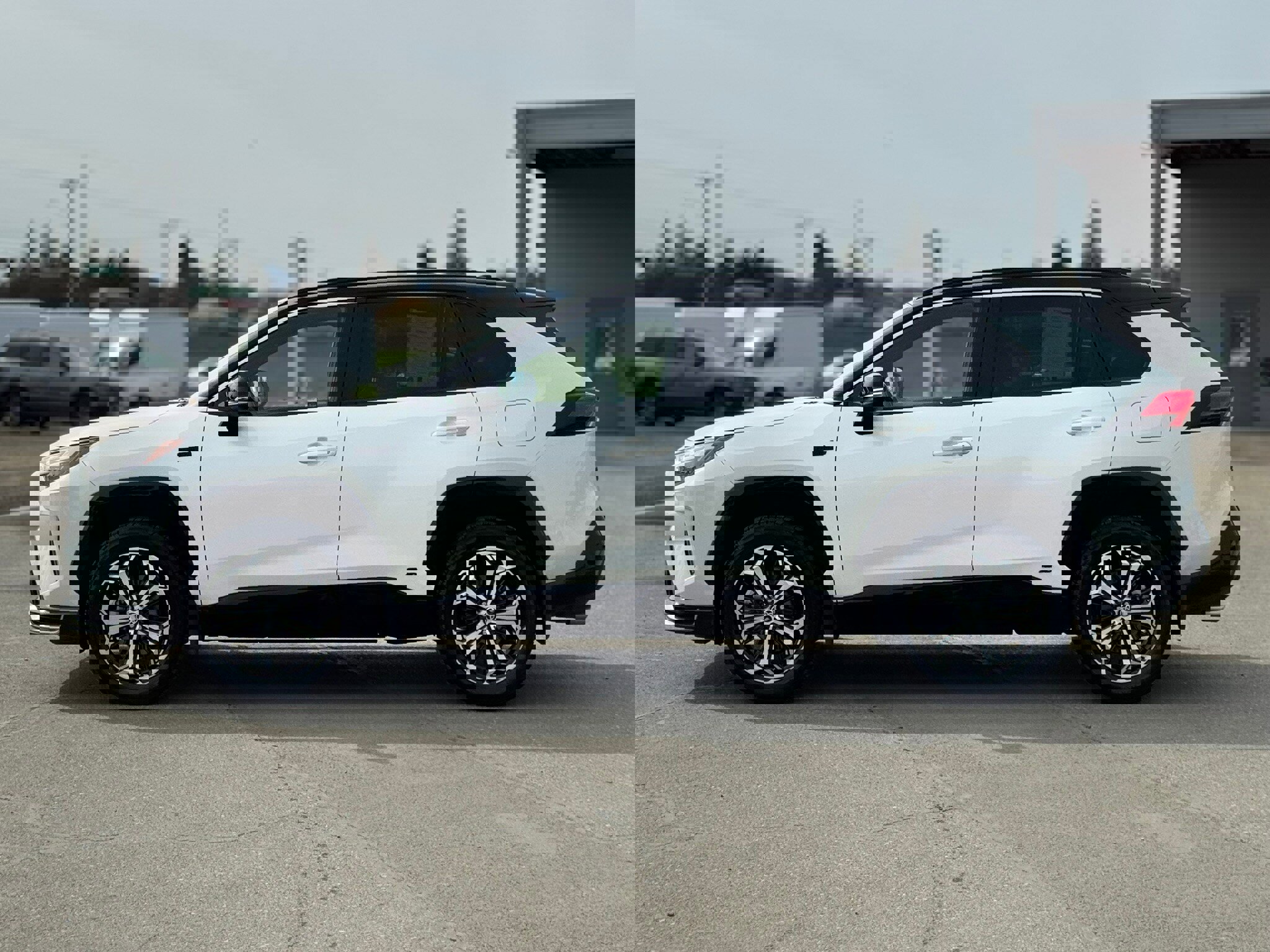 Used 2022 Toyota RAV4 XSE w/ Weather Package image 5