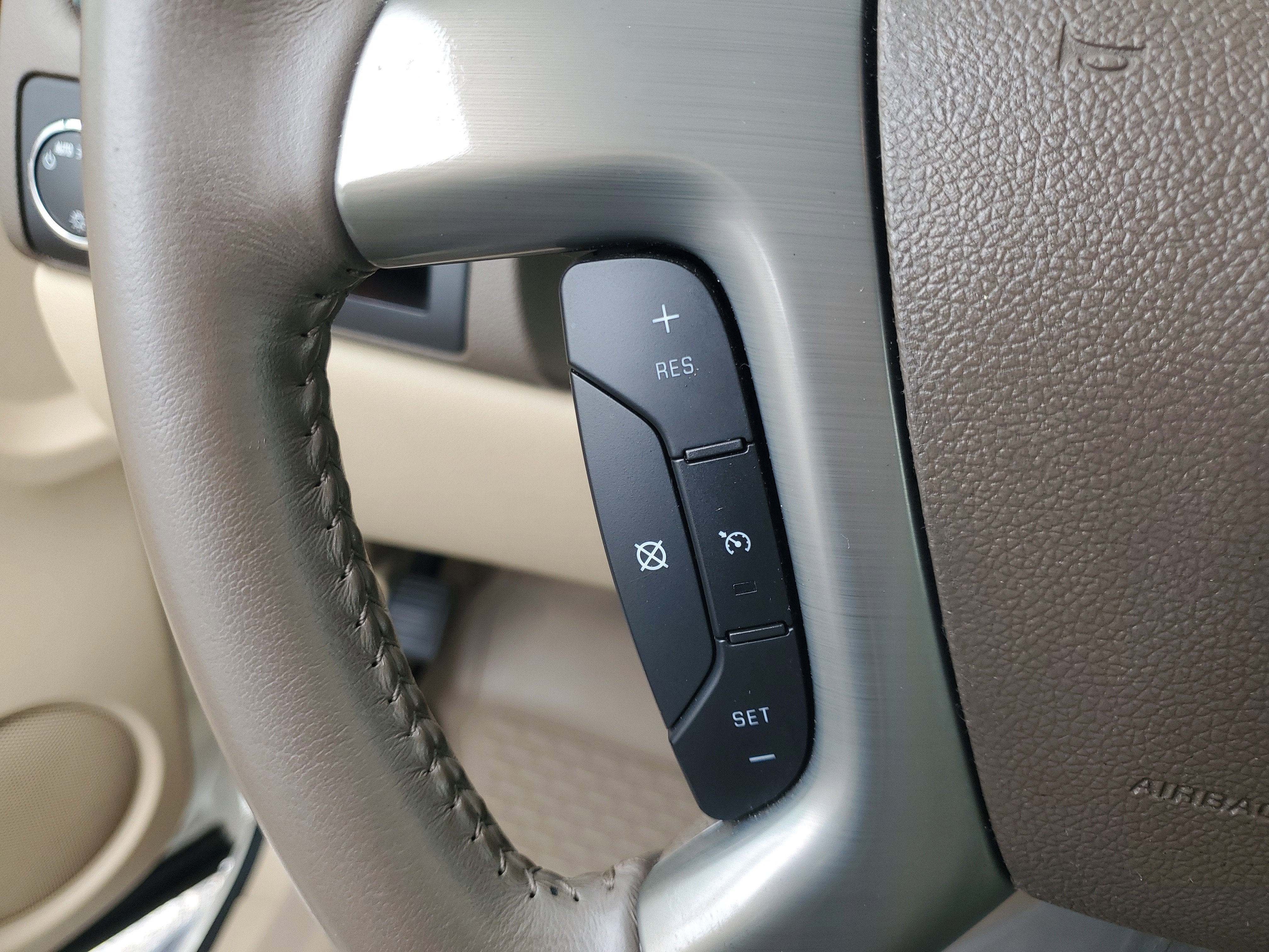 Used 2011 Chevrolet Suburban LTZ image 18