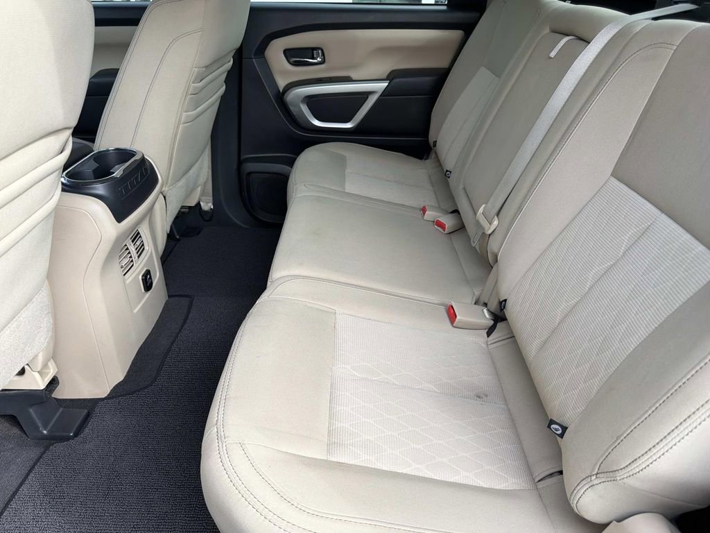 Used 2017 Nissan Titan SV image 14