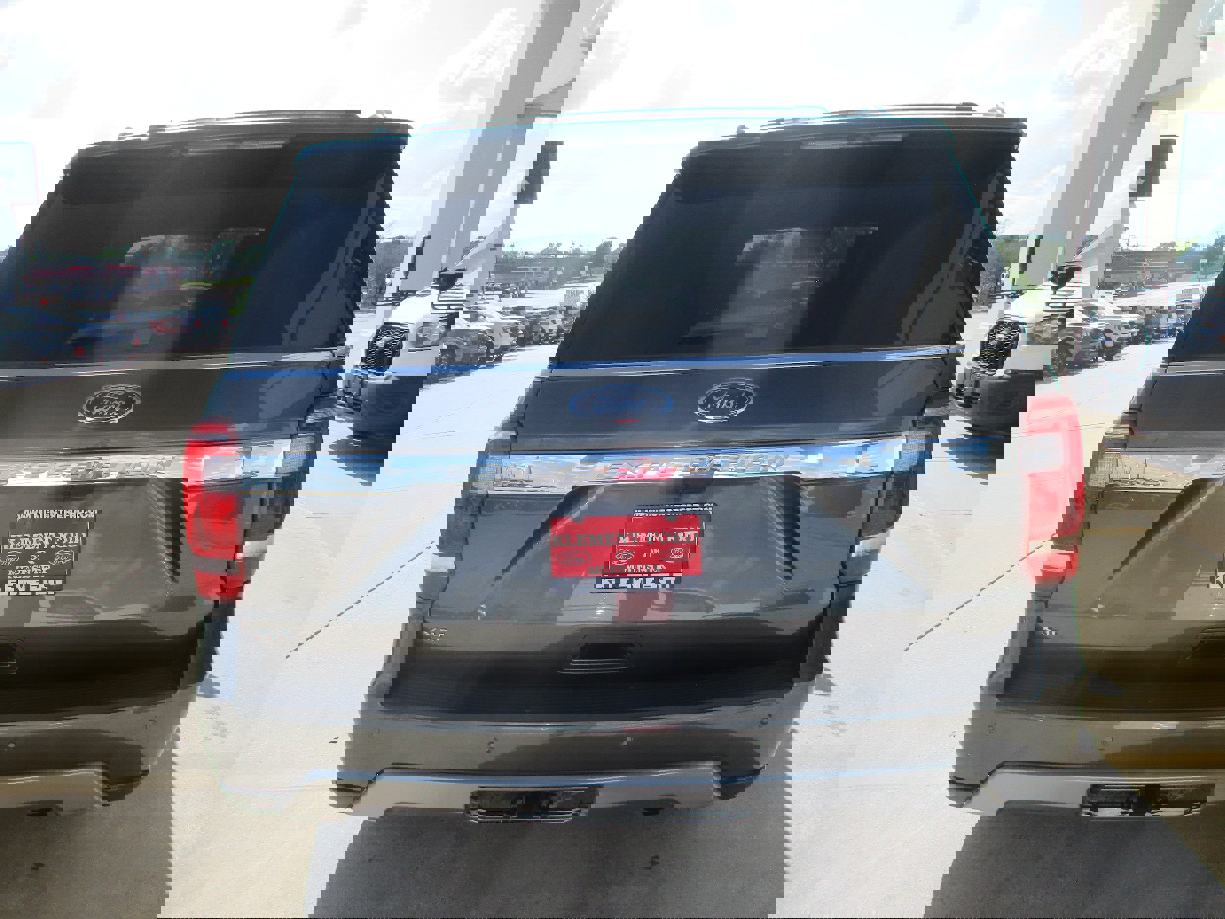 Used 2020 Ford Expedition XLT w/ Equipment Group 202A image 7