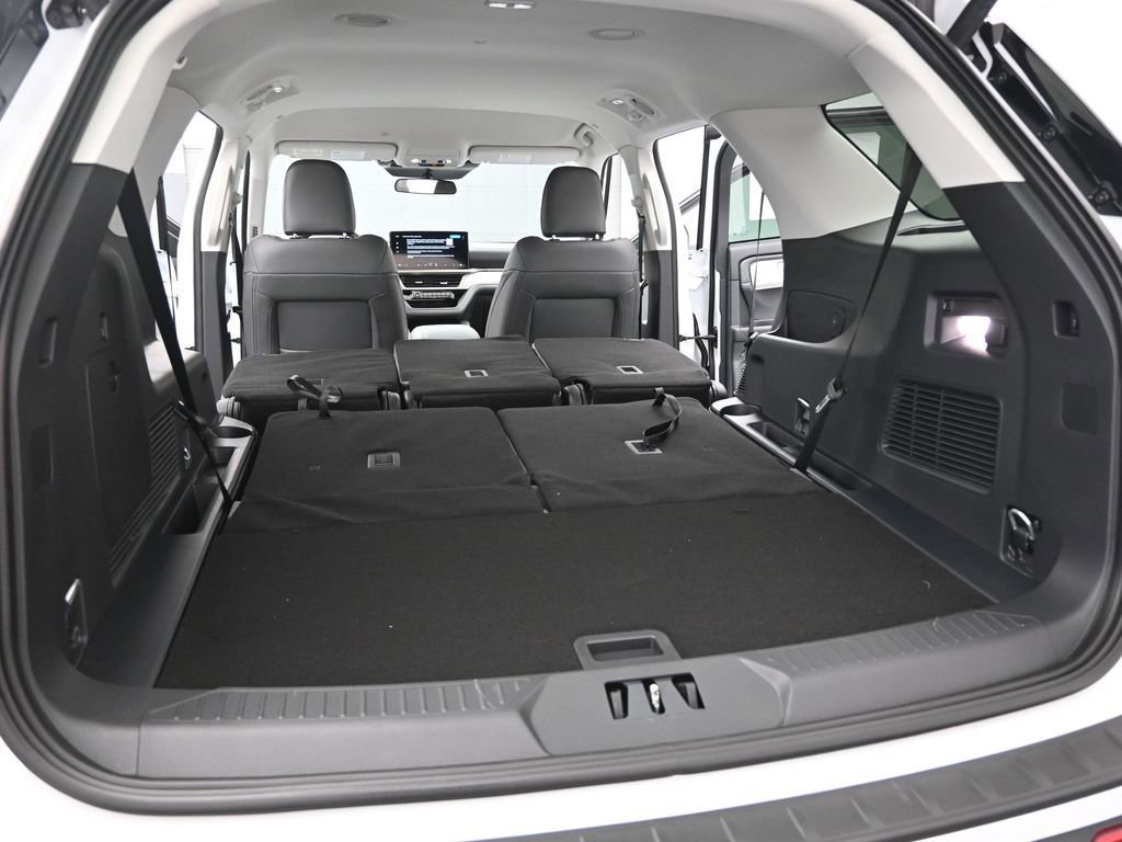 New 2026 Ford Explorer Active RWD image 22