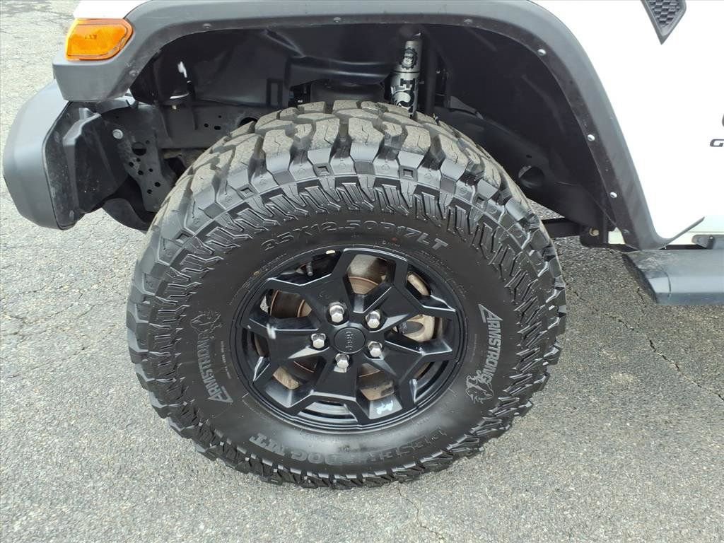 Used 2021 Jeep Gladiator Willys image 9
