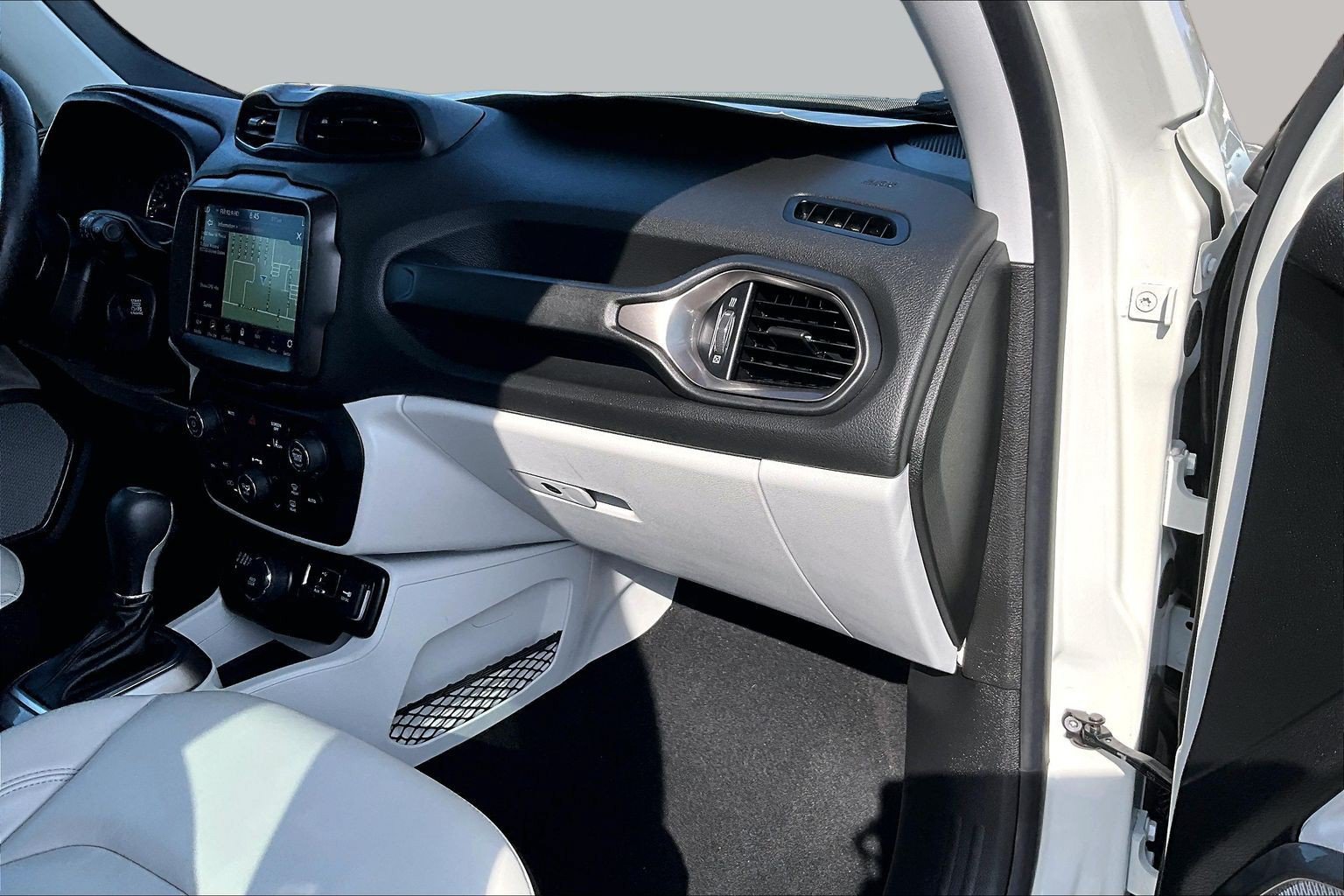 Used 2022 Jeep Renegade Limited w/ Sun, Sound & Wheels Group AWD/4WD image 15