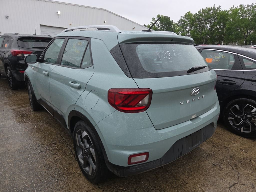 Used 2025 Hyundai Venue SEL FWD image 8