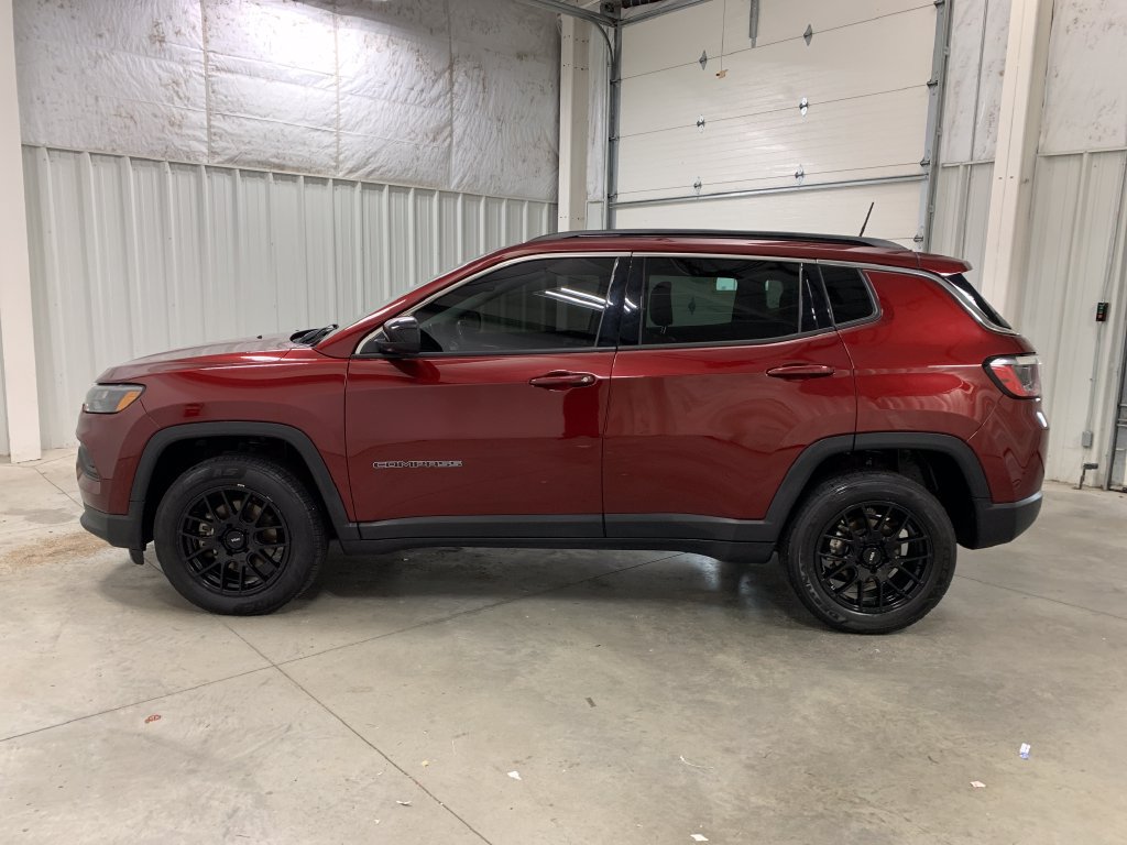 Used 2022 Jeep Compass Latitude AWD/4WD image 4