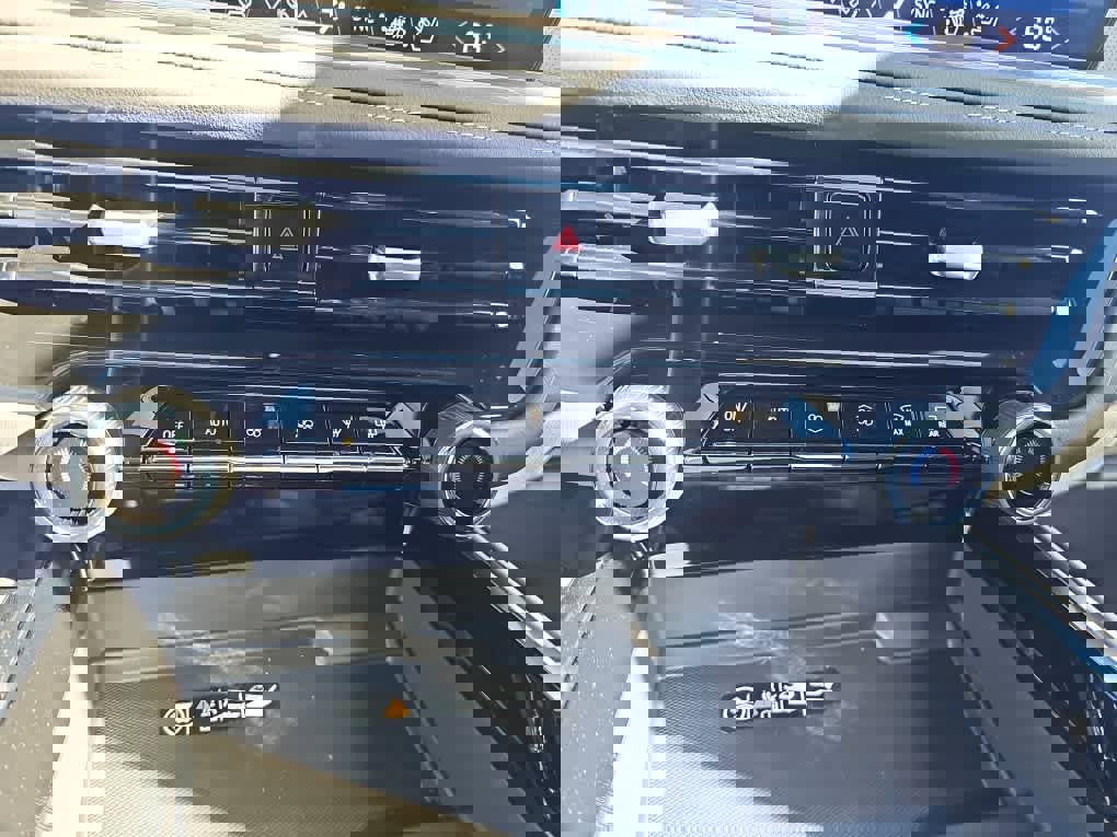 New 2026 Chevrolet Suburban Premier image 18