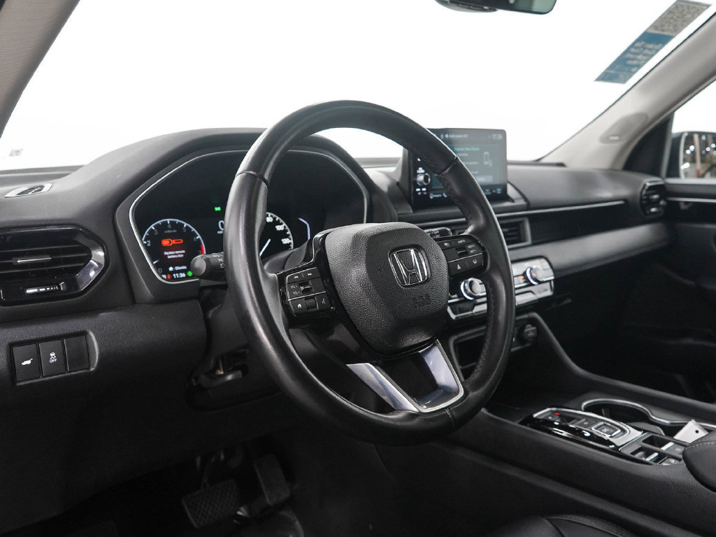 Used 2023 Honda Pilot Touring image 27