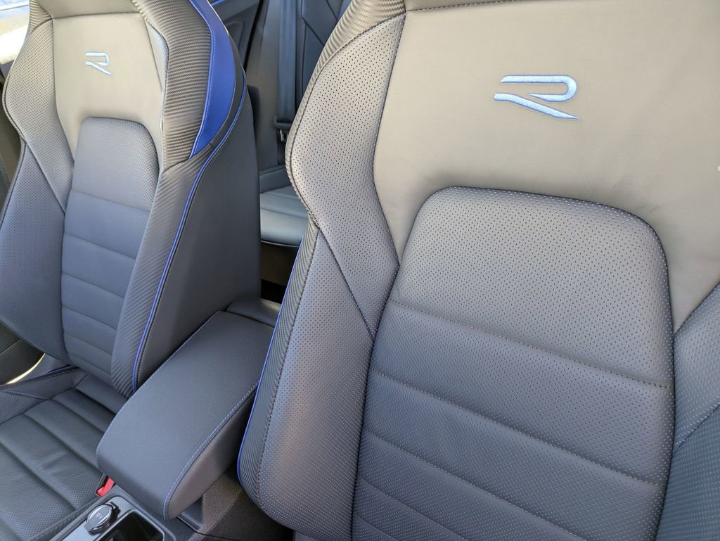 Used 2024 Volkswagen Golf R AWD/4WD image 16