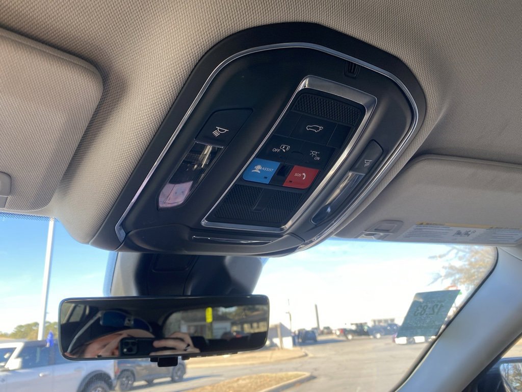 Used 2023 Jeep Grand Cherokee L Limited w/ Luxury Tech Group II image 24