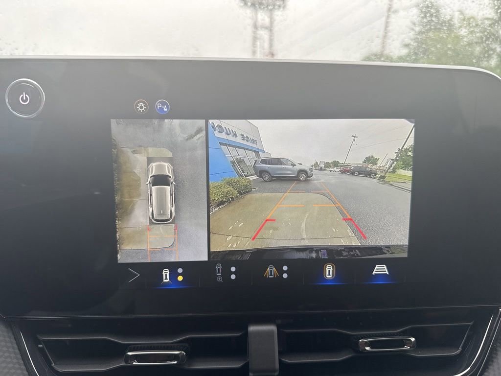 New 2026 Chevrolet Equinox RS w/ Safety and Technology Package FWD image 28