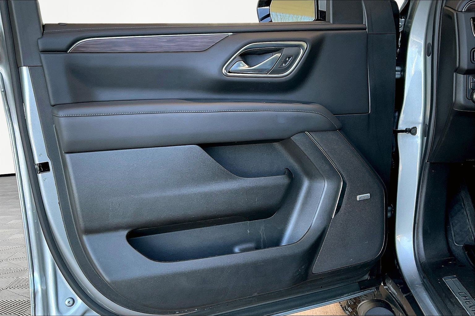 Used 2023 Chevrolet Suburban Z71 w/ Luxury Package image 20
