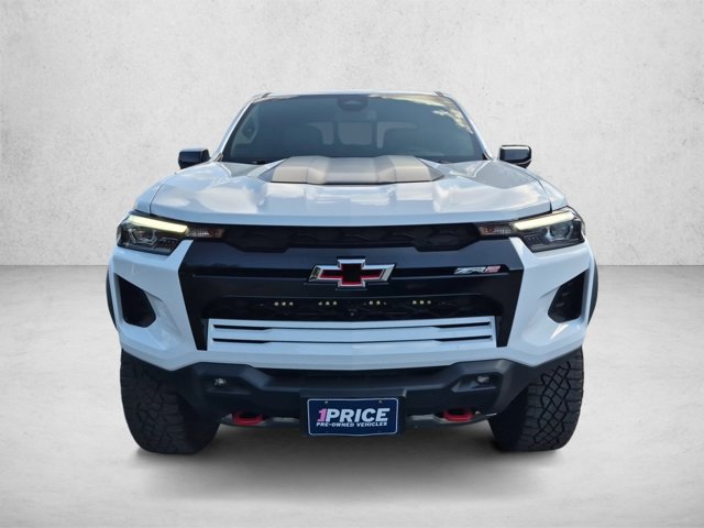 Used 2025 Chevrolet Colorado ZR2 w/ Technology Package AWD/4WD image 2
