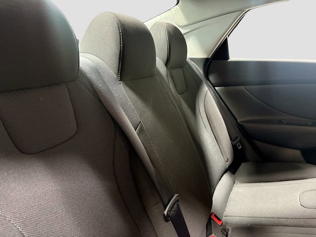 Used 2021 Hyundai Elantra SE w/ Preferred Accessory Package FWD image 25