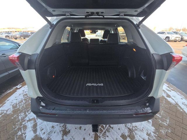 Used 2021 Toyota RAV4 XLE Premium image 10