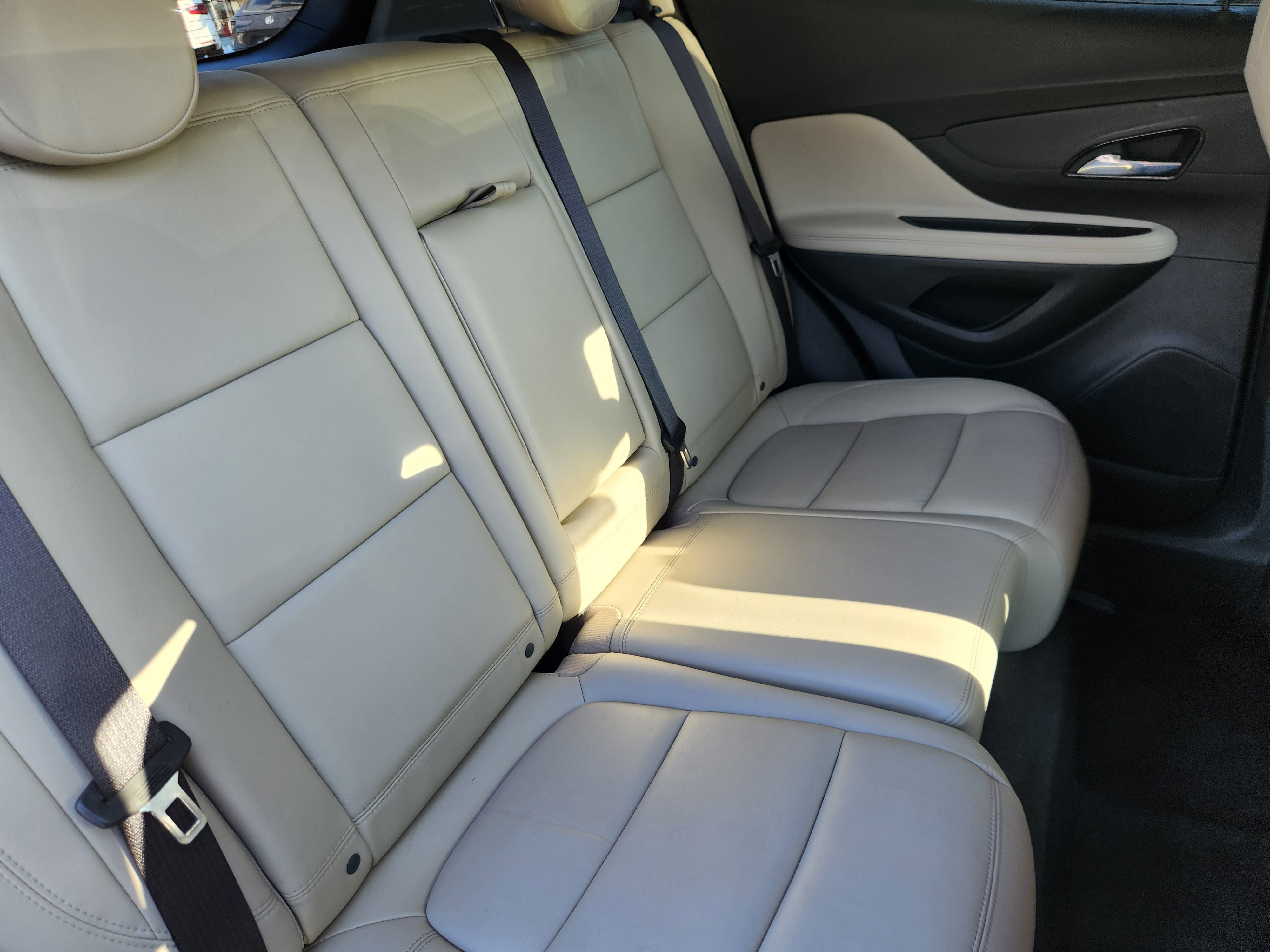 Used 2019 Buick Encore Essence w/ Experience Buick Package image 16