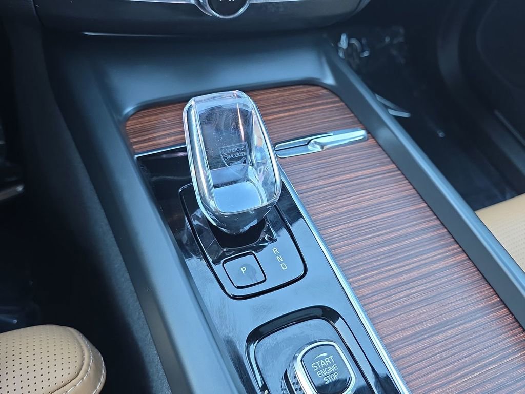 Used 2025 Volvo XC60 B5 Ultra w/ Protection Package Premier image 16