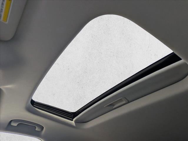 Used 2024 Chevrolet Trax LT w/ Sunroof Package FWD image 21