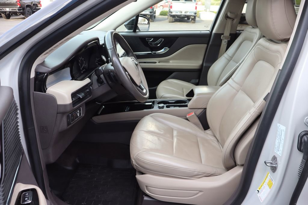 Used 2021 Lincoln Corsair AWD w/ Premium Package image 4