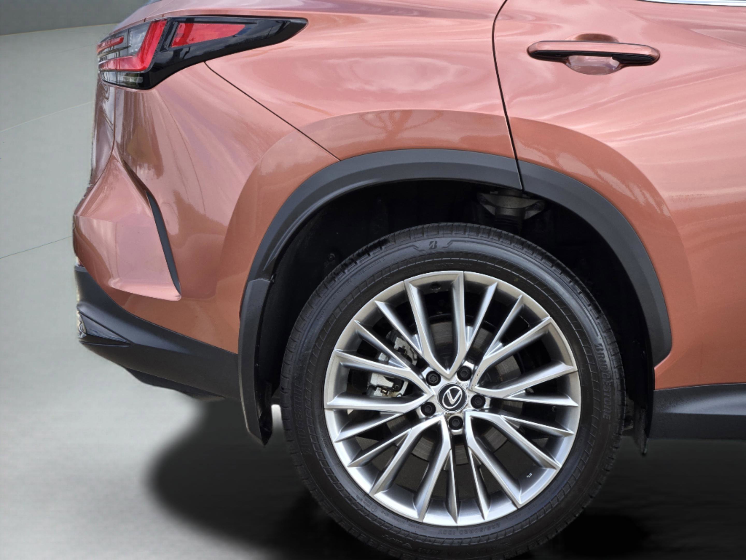 Used 2025 Lexus NX 350 Premium Package image 11