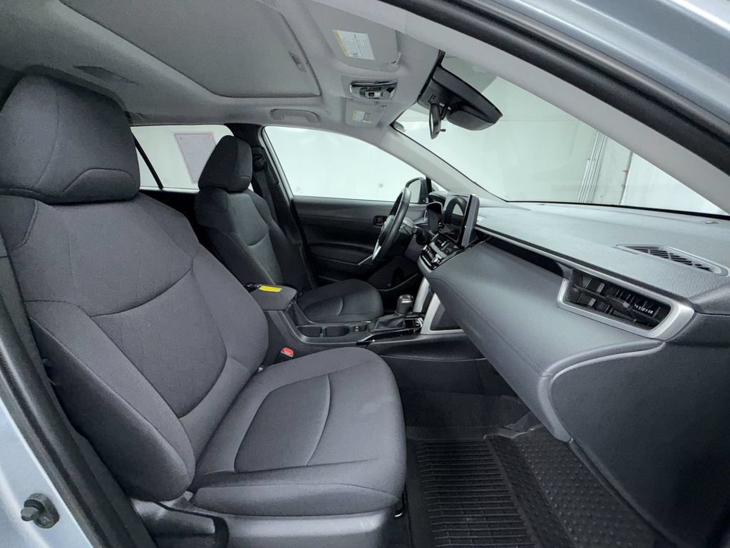 Certified 2023 Toyota Corolla Cross LE w/ Moonroof Package AWD/4WD image 19