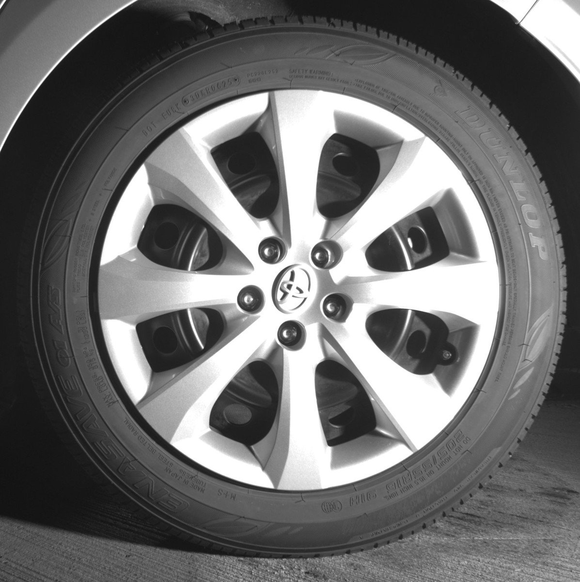 Used 2025 Toyota Corolla LE FWD image 14