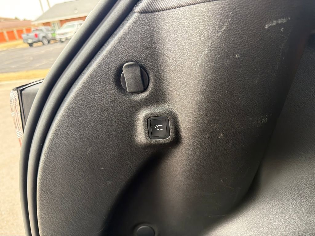 Used 2025 Jeep Compass Latitude w/ Sun & Sound Group image 17