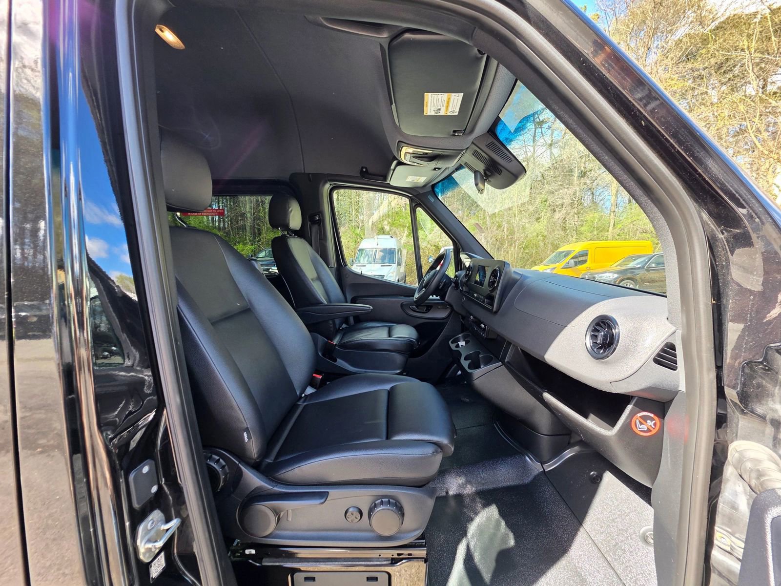 Used 2019 Mercedes-Benz Sprinter 2500 image 31
