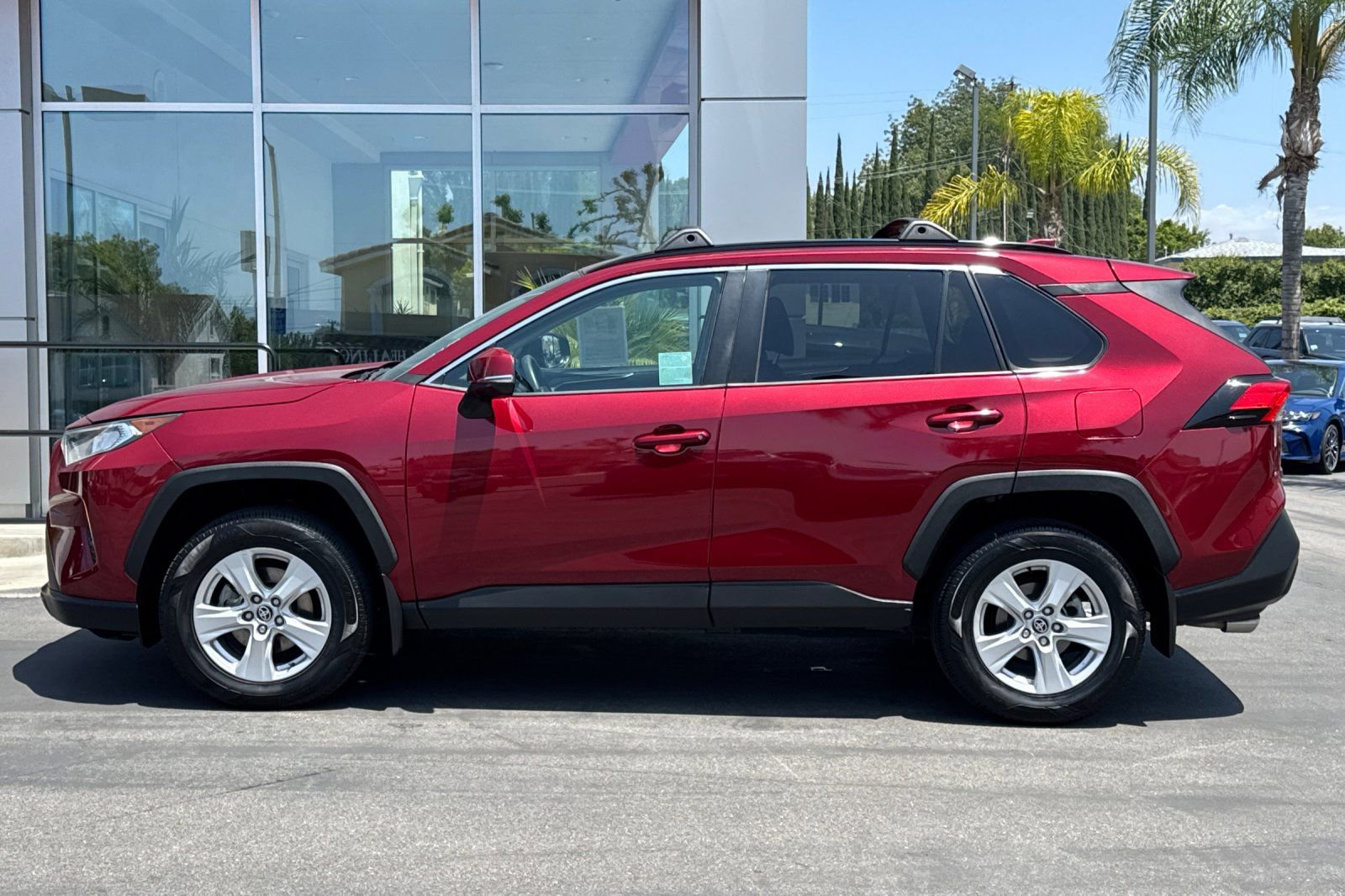 Used 2021 Toyota RAV4 XLE FWD image 9
