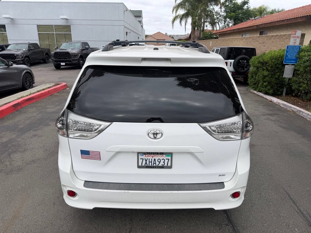 Used 2017 Toyota Sienna SE FWD image 12