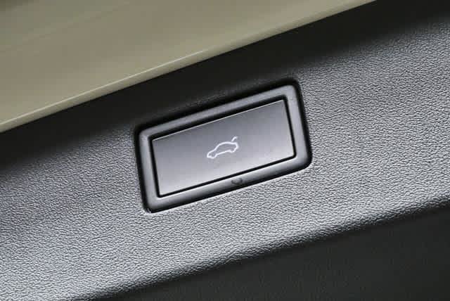 New 2026 Volkswagen Tiguan SE R-Line FWD image 29