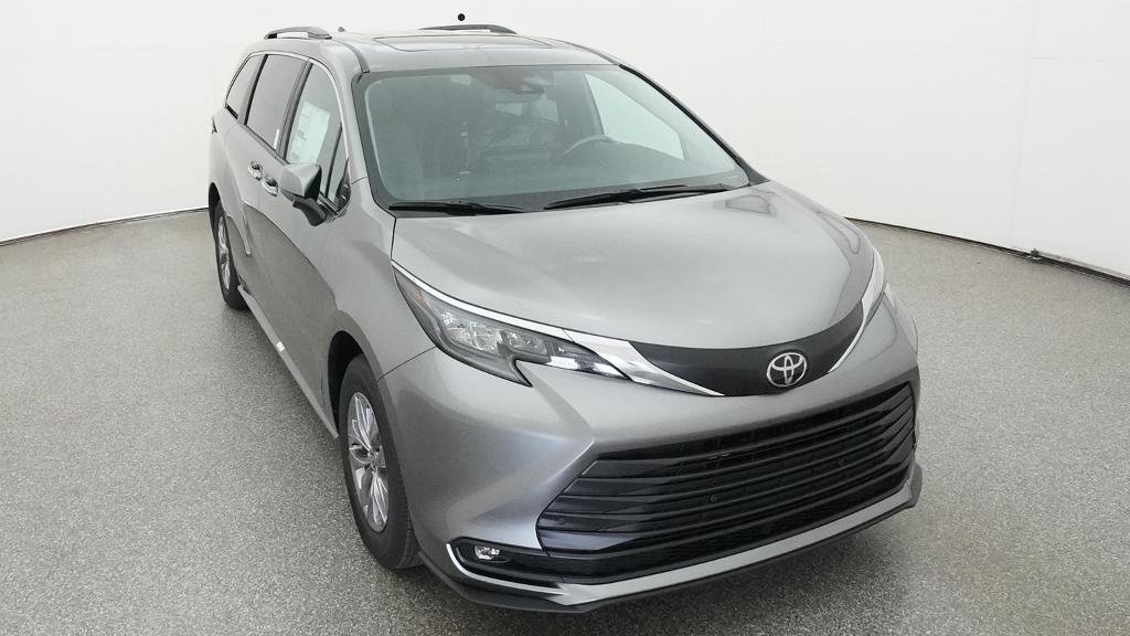 New 2026 Toyota Sienna XLE FWD image 8