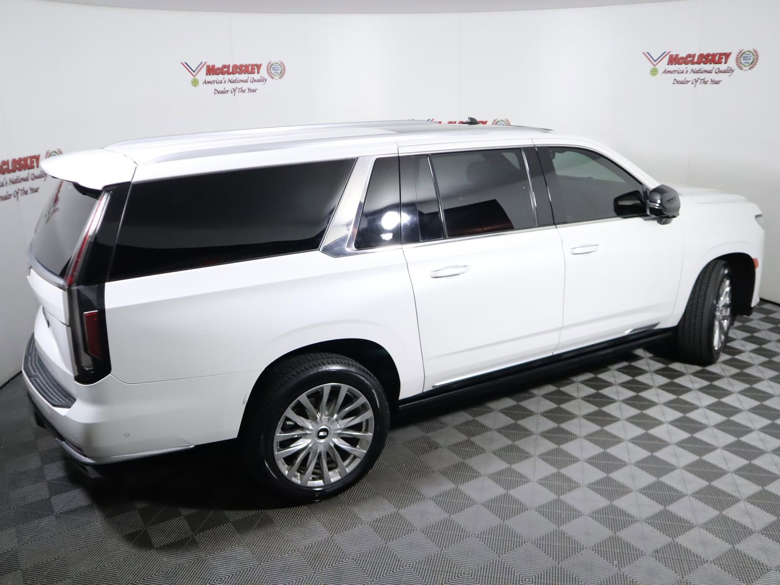 Used 2021 Cadillac Escalade ESV Premium Luxury w/ Driver Assist Tech Package AWD/4WD image 8